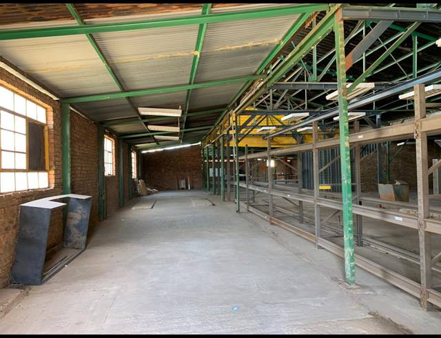 4,500M² WAREHOUSE FOR SALE IN NEW ERA